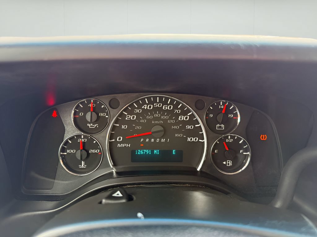 Used 2016 Chevrolet Express 2500 RWD image 21