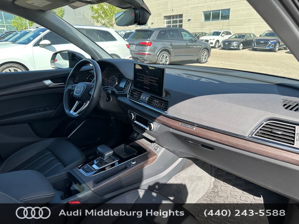 Used 2023 Audi Q5 2.0T Premium w/ Convenience Package AWD/4WD image 17