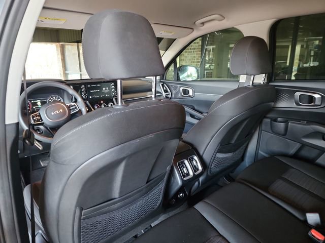 Used 2023 Kia Sorento LX image 24