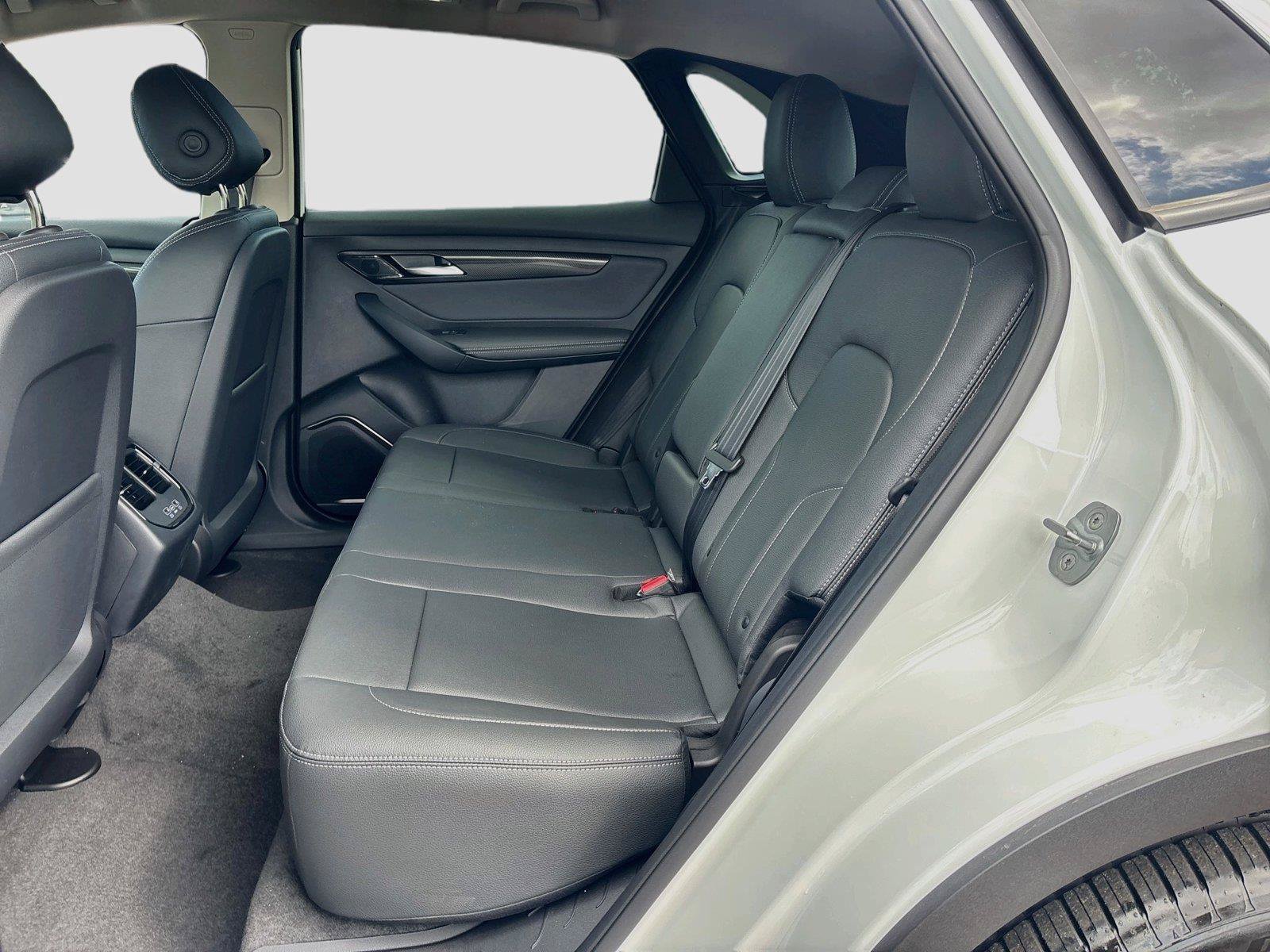 New 2027 VinFast VF 8 Eco AWD/4WD image 23