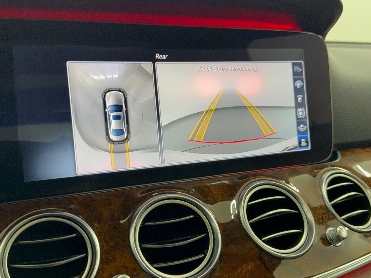 Used 2018 Mercedes-Benz E 300 4MATIC image 24