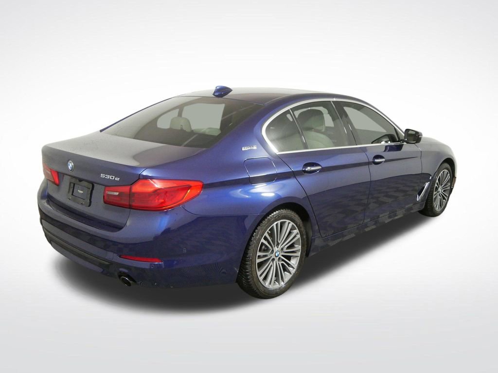 Used 2018 BMW 530e xDrive w/ Premium Package 2 AWD/4WD image 3