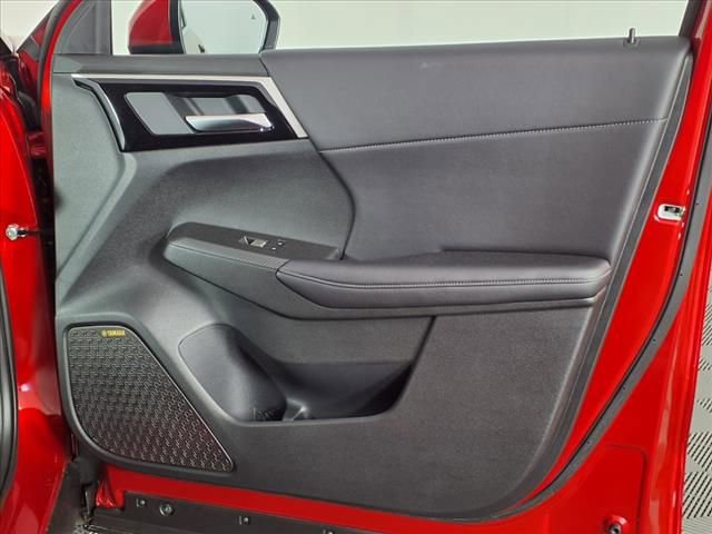 Used 2025 Mitsubishi Outlander SE image 8
