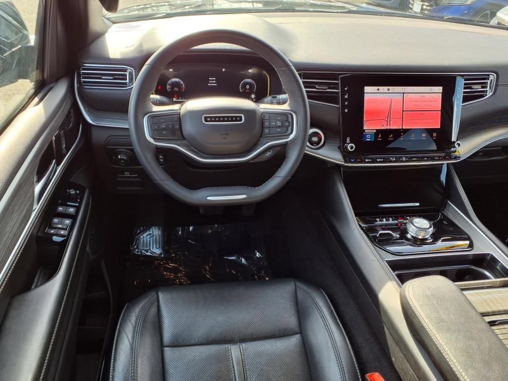 Used 2023 Jeep Wagoneer L Series II AWD/4WD image 8