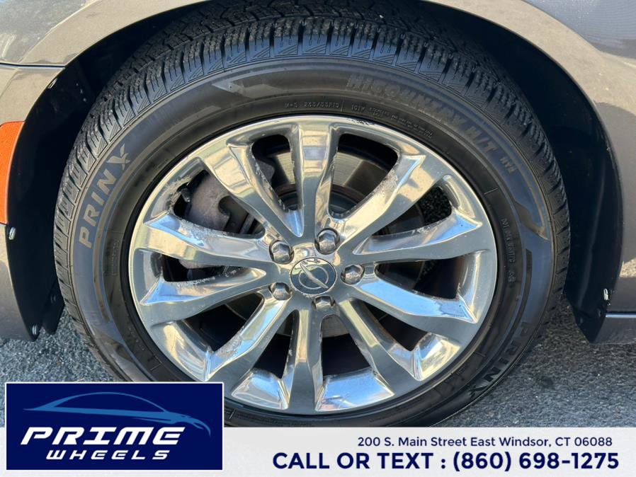 Used 2017 Chrysler 300 Limited w/ Value Package image 24