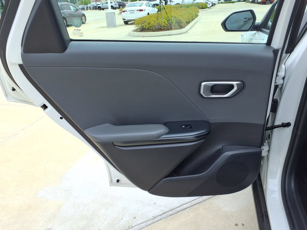 Used 2025 Kia K4 FWD image 15