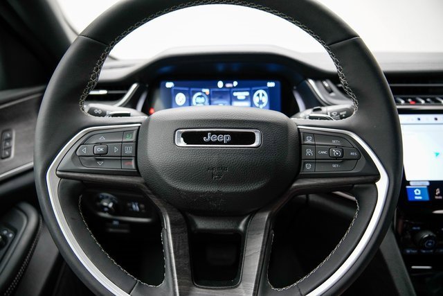 Used 2024 Jeep Grand Cherokee Limited image 31