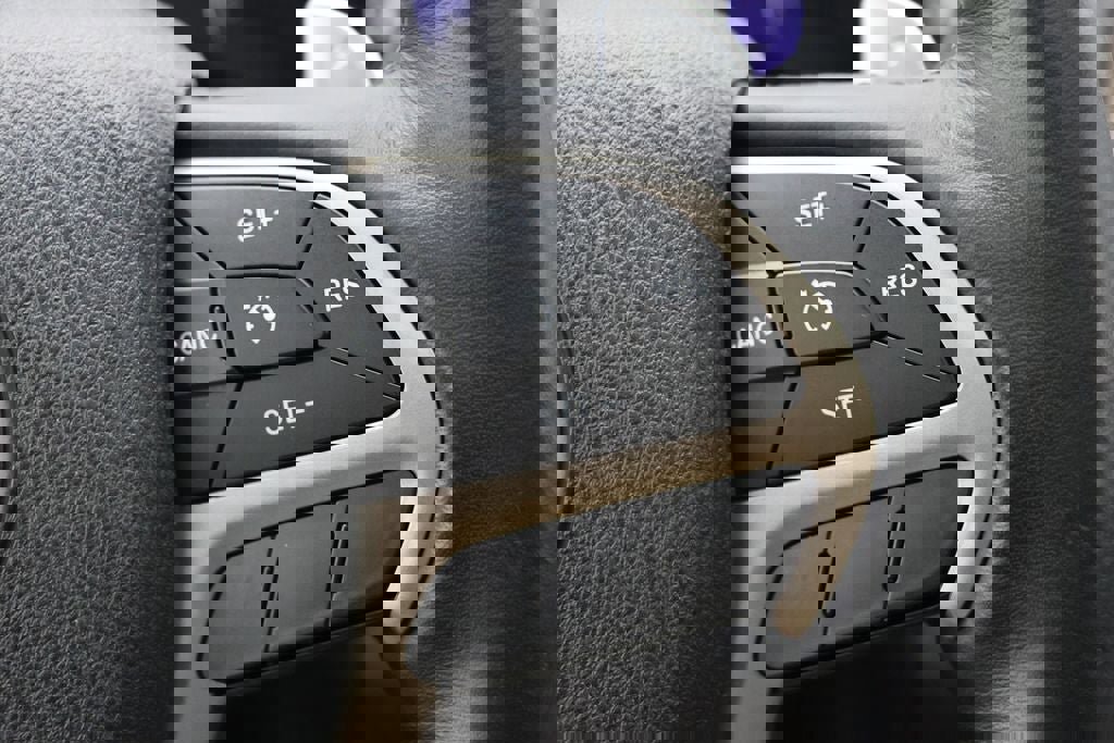 Used 2015 Jeep Grand Cherokee Limited w/ Luxury Group II image 22