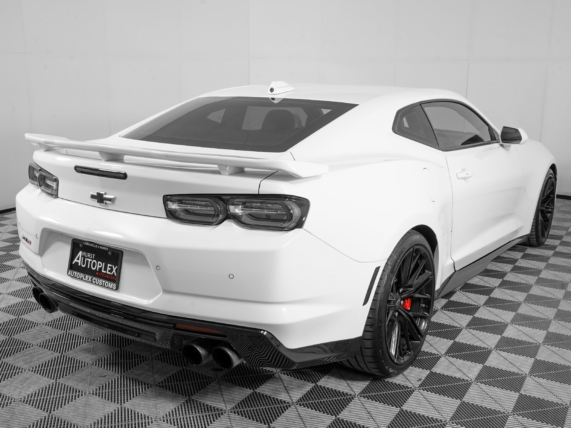 Used 2022 Chevrolet Camaro ZL1 RWD image 5