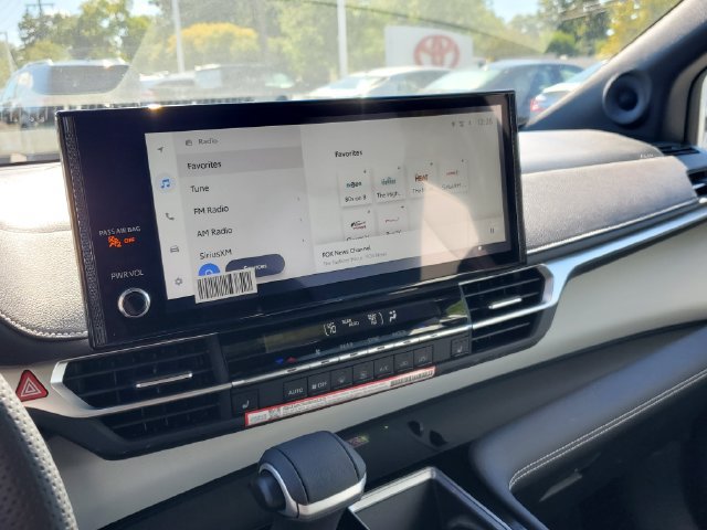 Used 2026 Toyota Sienna XSE AWD/4WD image 28