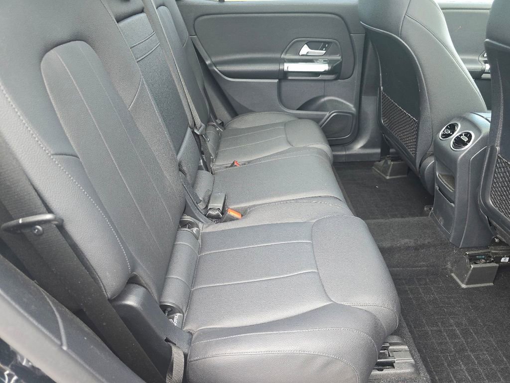 Certified 2023 Mercedes-Benz GLB 250 4MATIC w/ Premium Package image 22