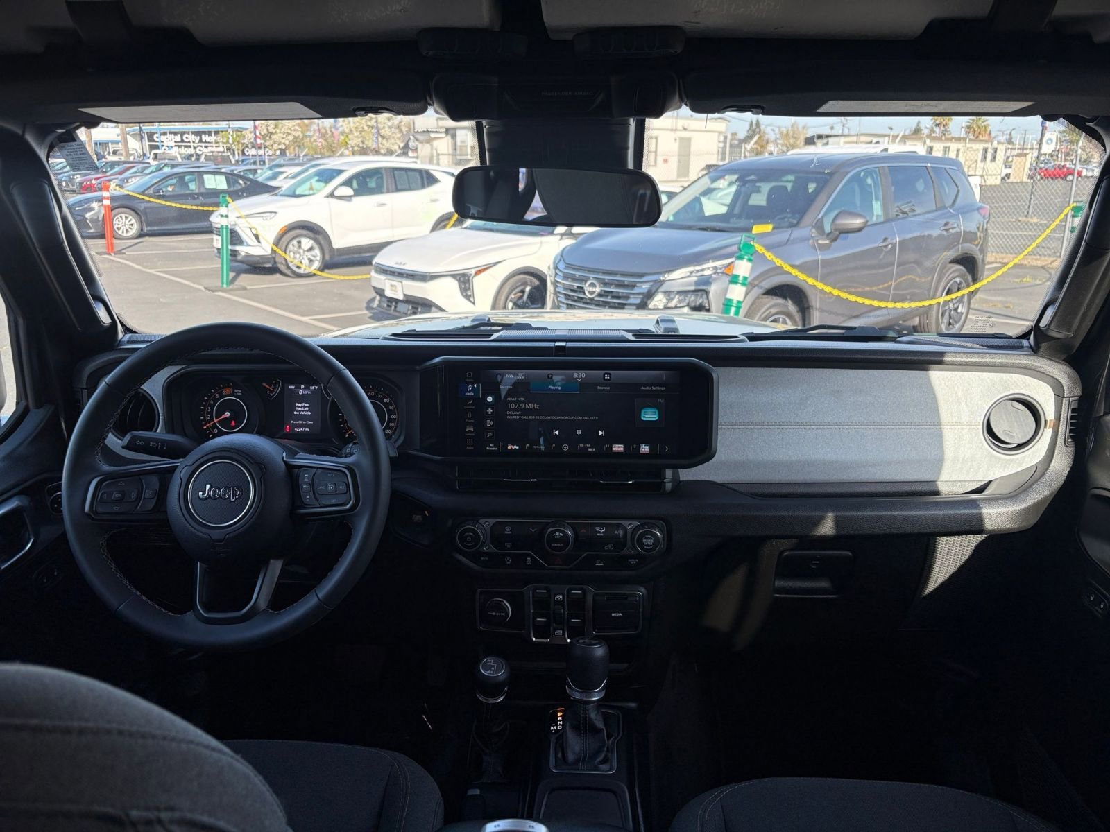 Used 2025 Jeep Wrangler Sport S AWD/4WD image 32