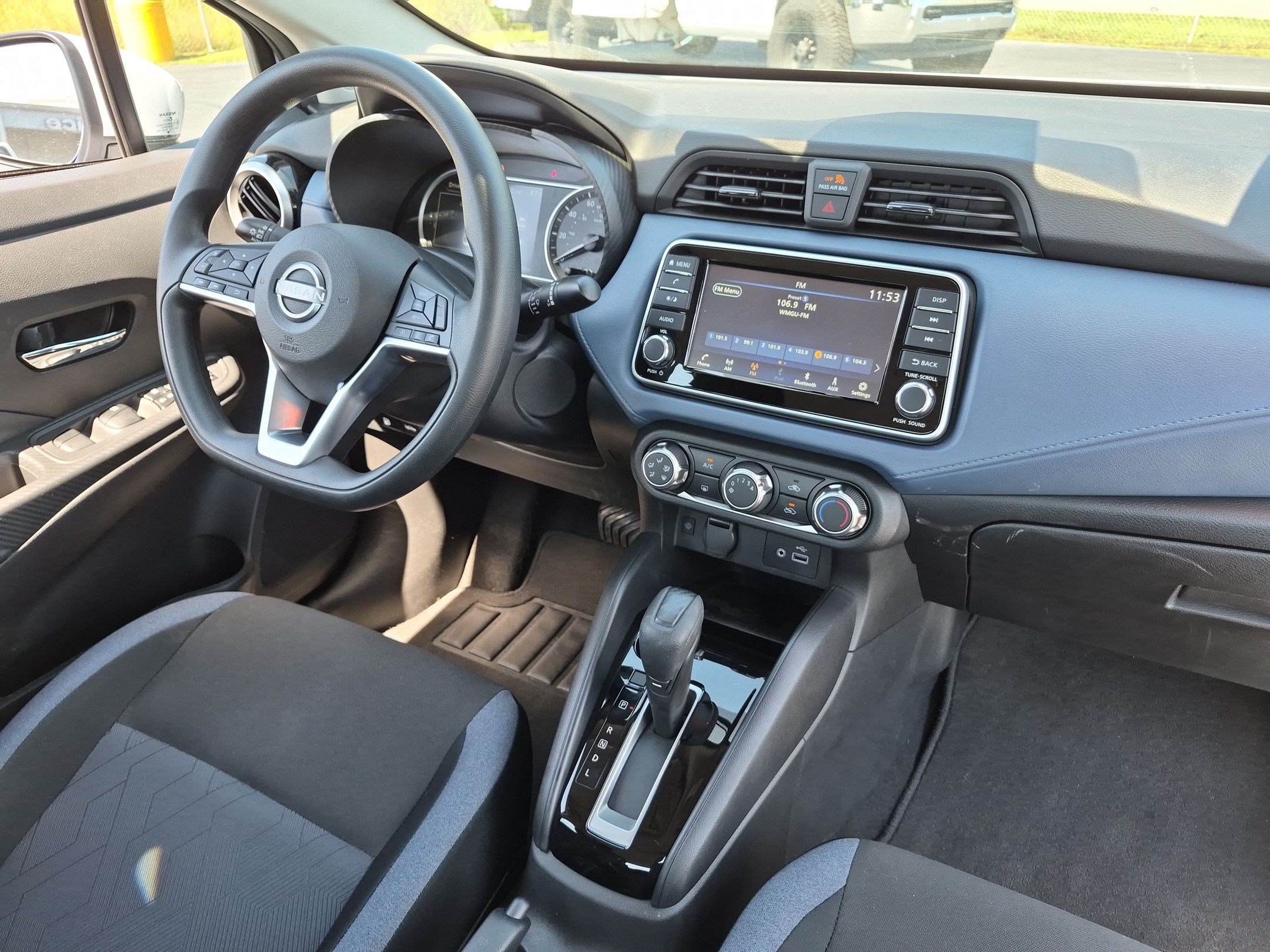 Used 2025 Nissan Versa SV w/ Trunk Package FWD image 34