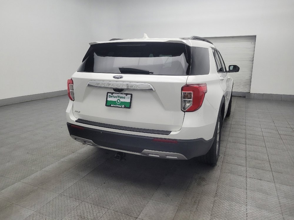 Used 2024 Ford Explorer XLT w/ Equipment Group 202A RWD image 9