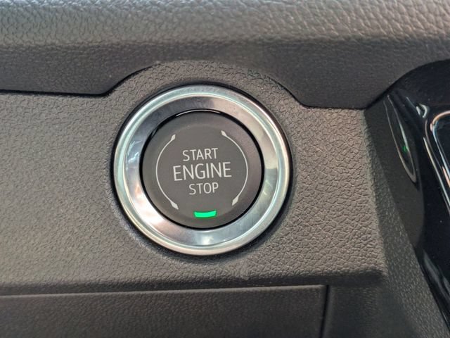 New 2026 Chevrolet Traverse LT w/ Sun and Wheel Package FWD image 24