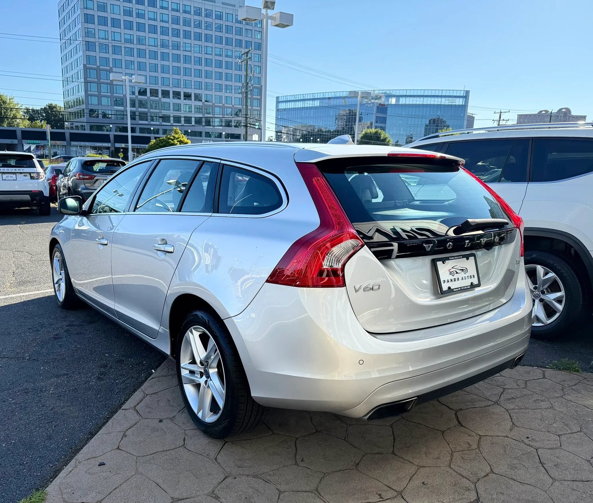 Used 2015 Volvo V60 T5 Premier FWD image 5