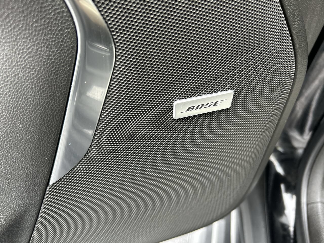 Used 2022 Chevrolet Tahoe Premier AWD/4WD image 25