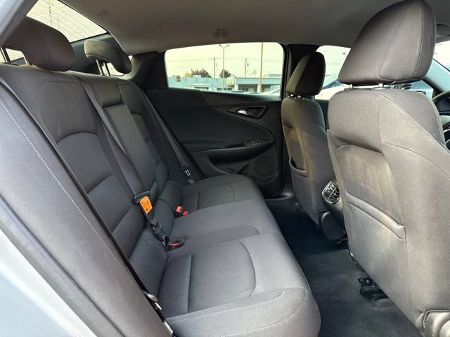 Used 2017 Chevrolet Malibu LT FWD image 12