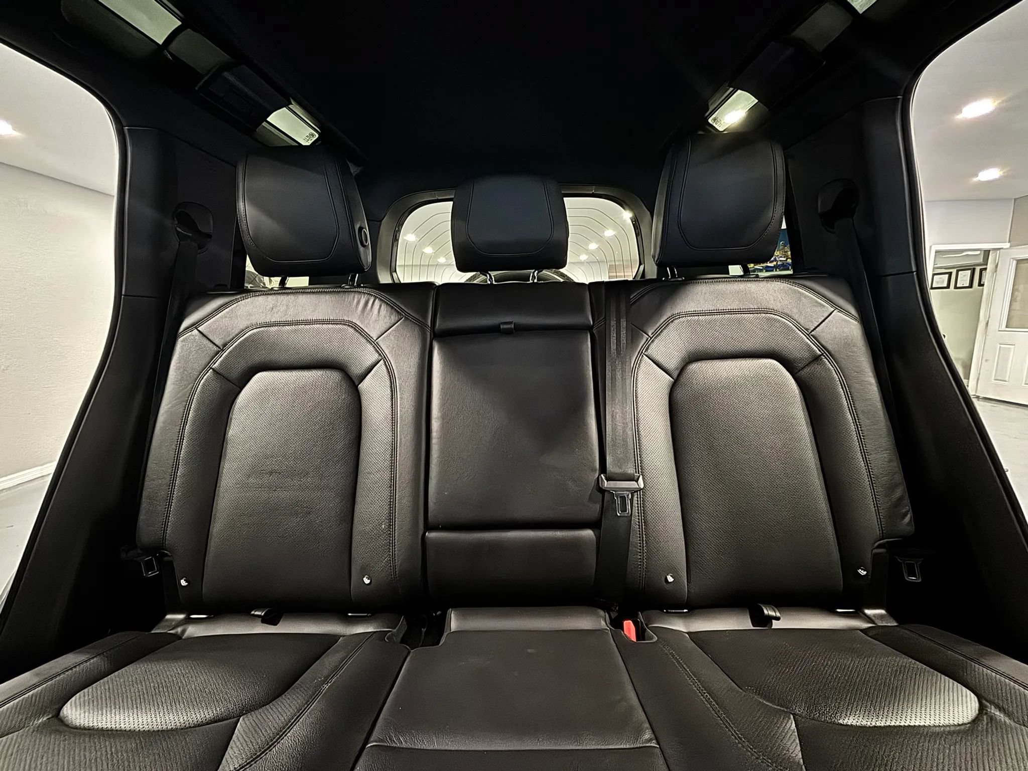 Used 2023 Land Rover Defender 110 S AWD/4WD image 22