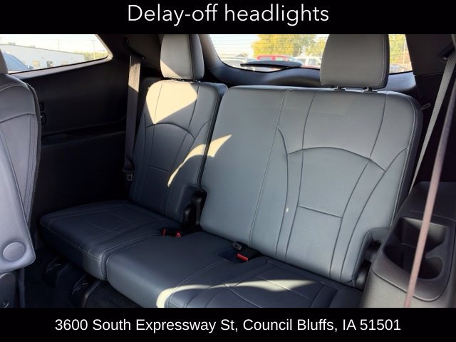 Used 2023 Buick Enclave Essence AWD/4WD image 31
