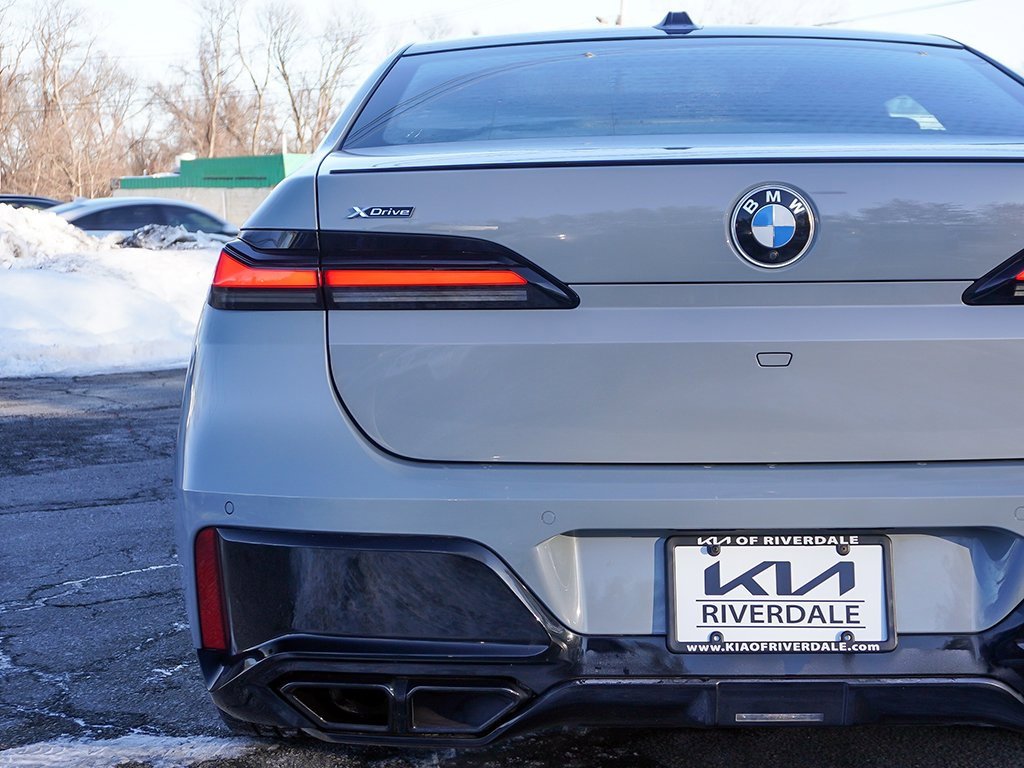 Used 2023 BMW 760i xDrive w/ Parking Assistance Package image 20