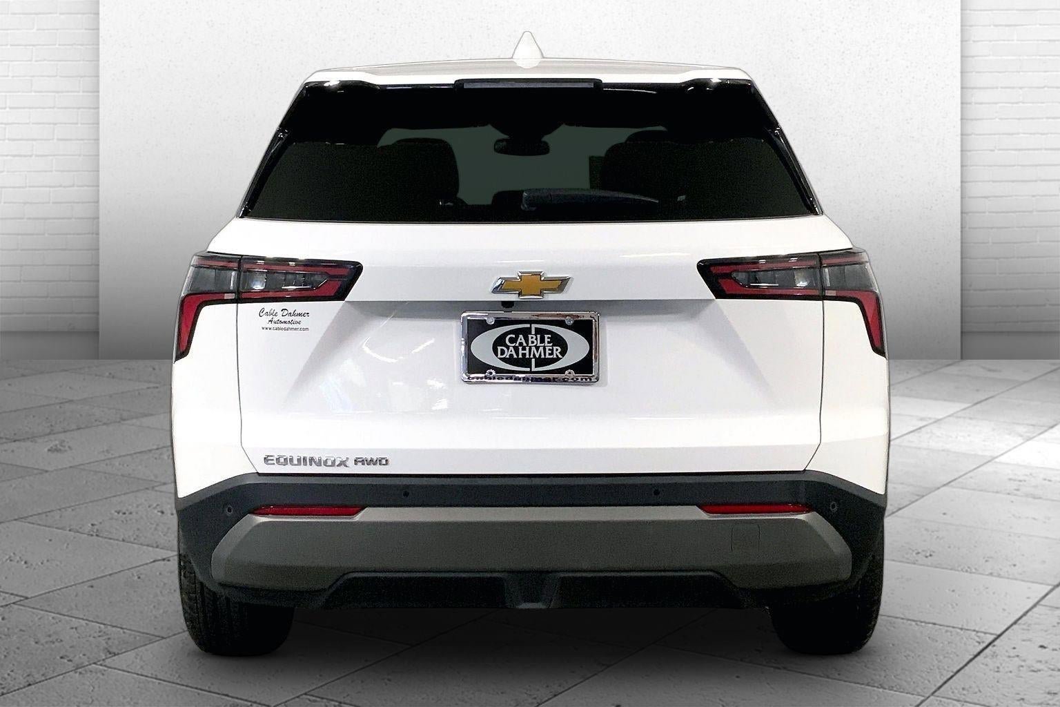 Used 2026 Chevrolet Equinox LT AWD/4WD image 3