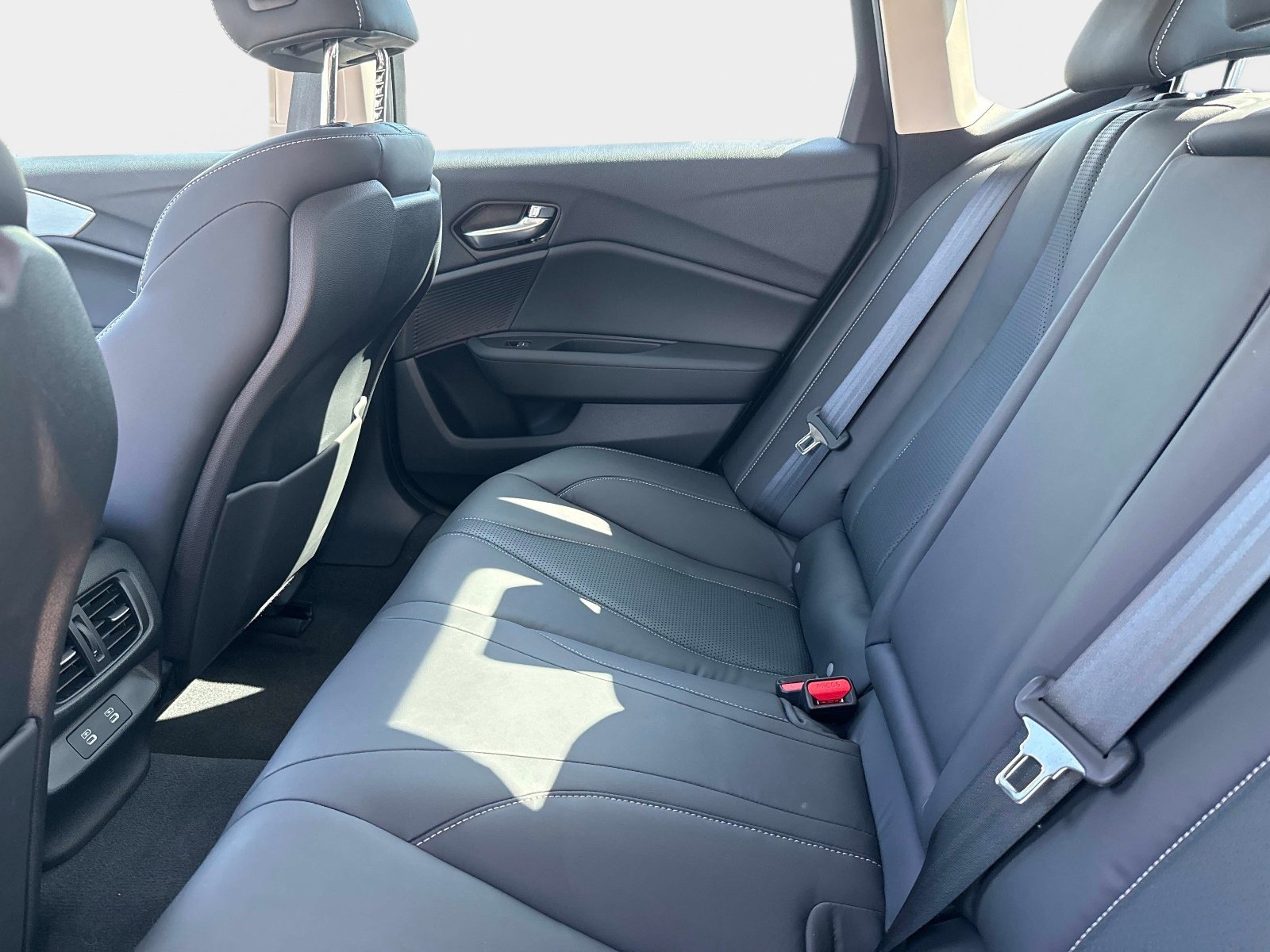 Certified 2025 Acura TLX w/ Technology Package image 12