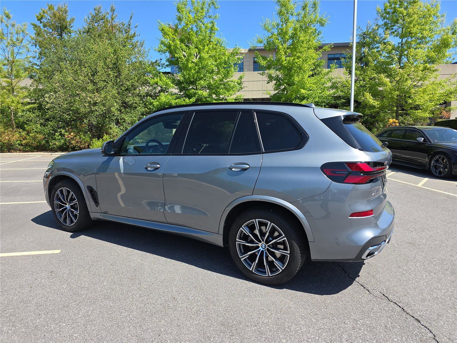 Used 2025 BMW X5 xDrive40i AWD/4WD image 5