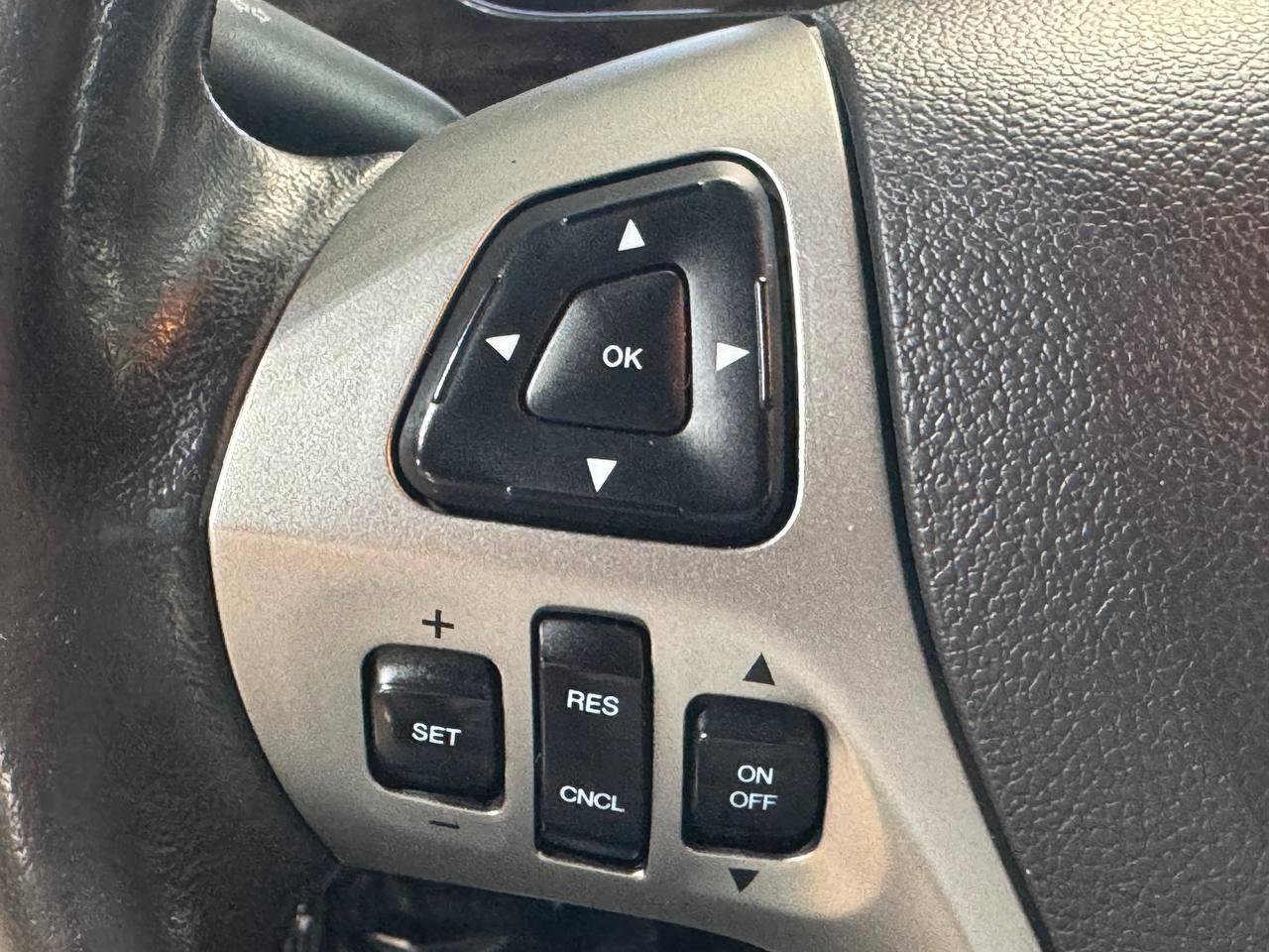 Used 2015 Ford Taurus Limited w/ Equipment Group 301A AWD/4WD image 21