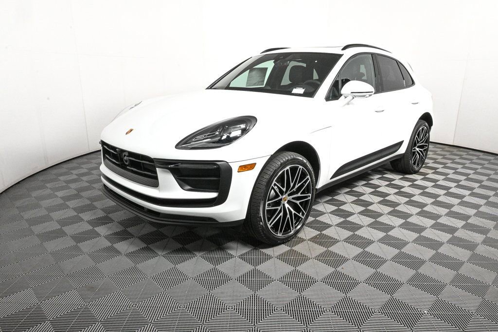 Certified 2026 Porsche Macan image 1