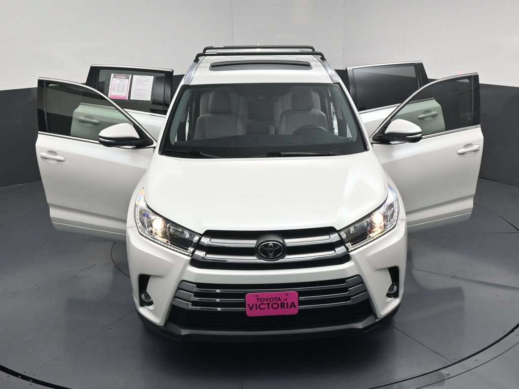 Used 2019 Toyota Highlander Limited FWD image 25