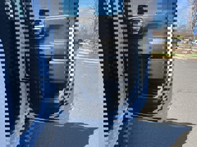 Used 2024 GMC Sierra 2500 Pro w/ Convenience Package image 17