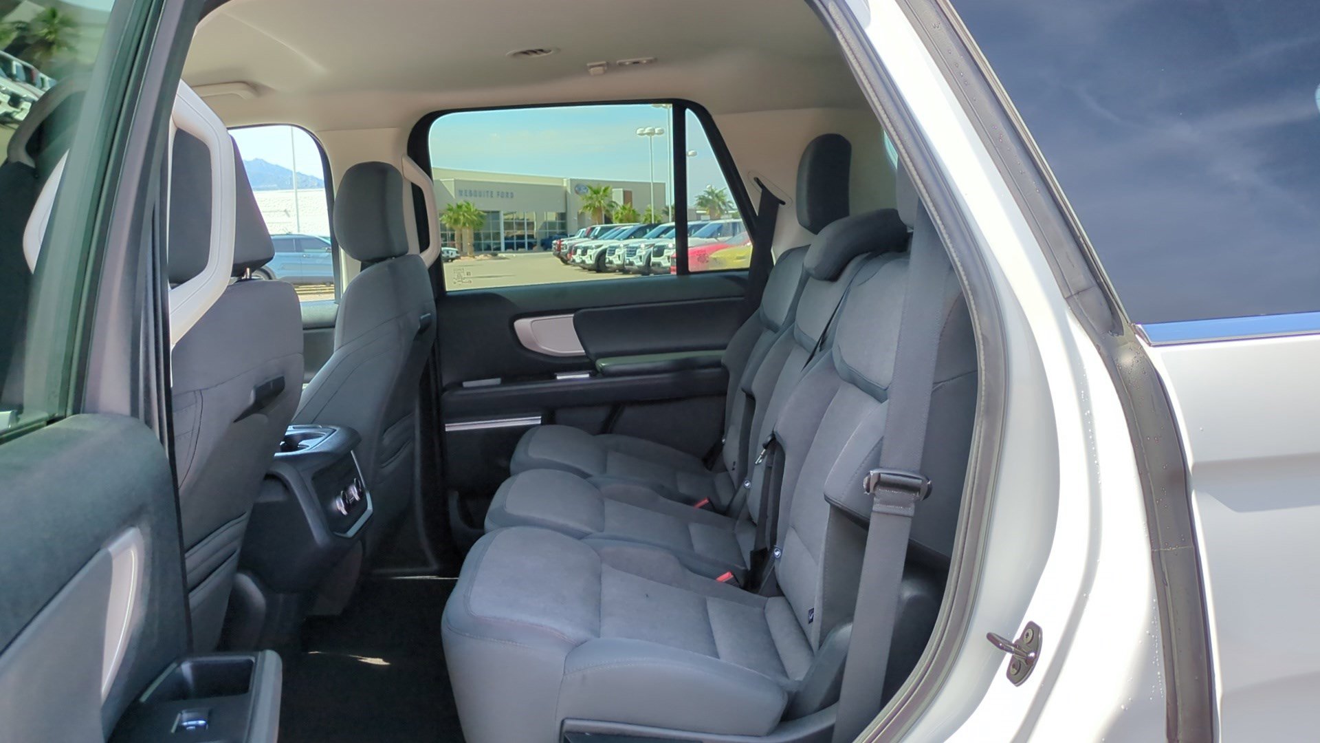 Used 2025 Ford Expedition Active image 26