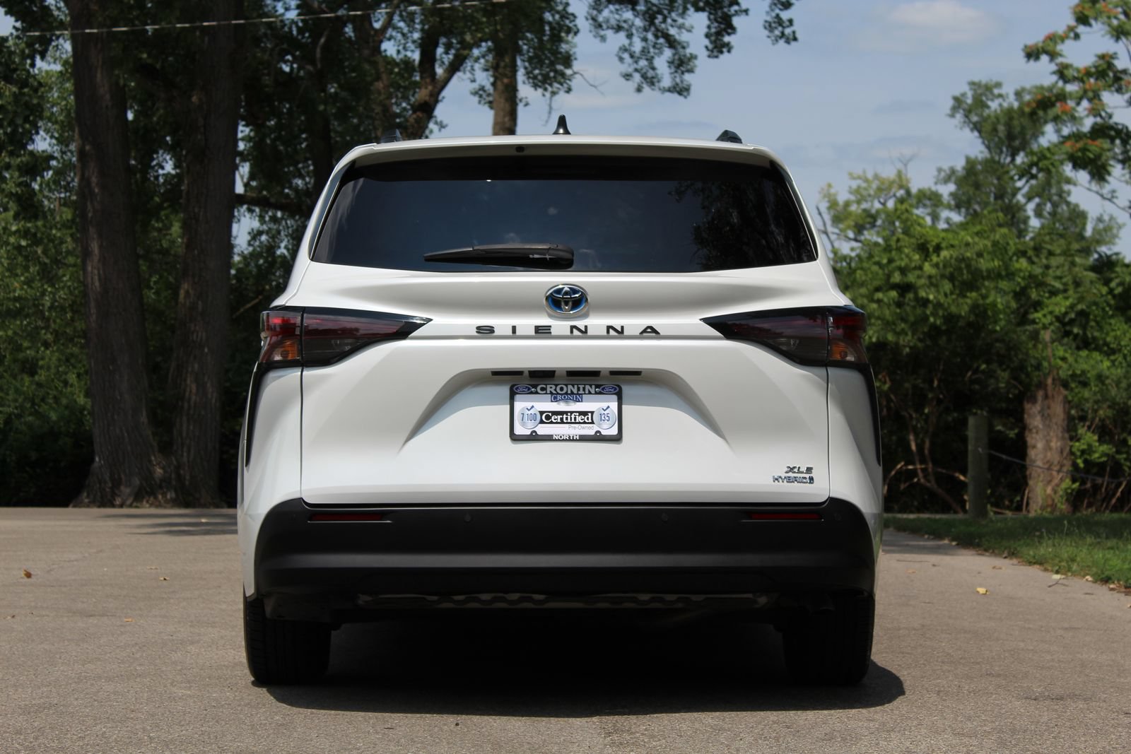 Used 2024 Toyota Sienna XLE FWD image 7