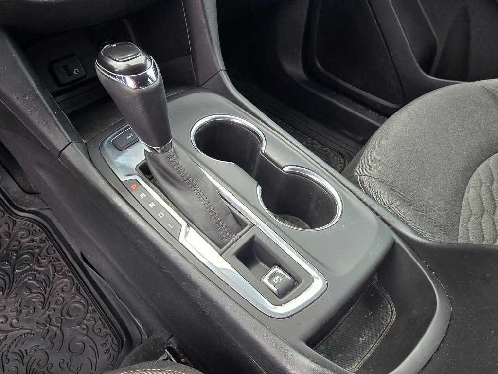 Used 2018 Chevrolet Equinox LT image 19