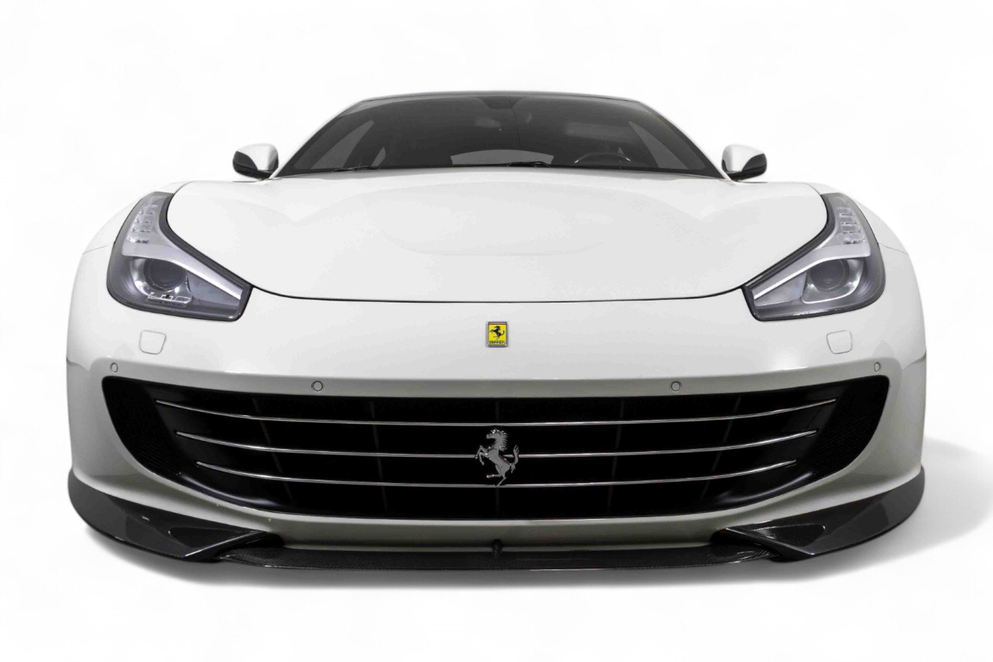 Used 2018 Ferrari GTC4Lusso image 3