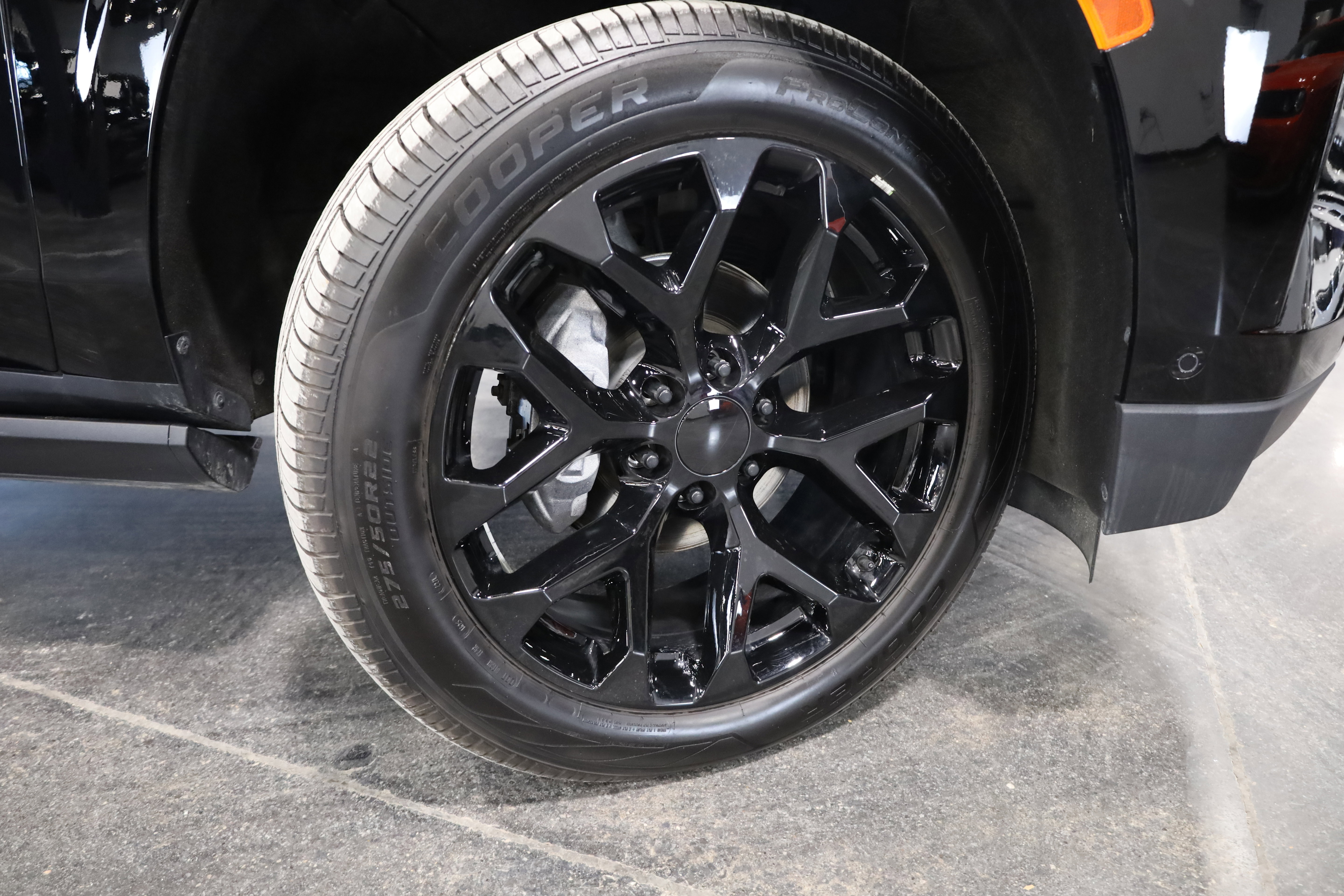 Used 2024 Chevrolet Suburban High Country w/ Advanced Technology Package image 10