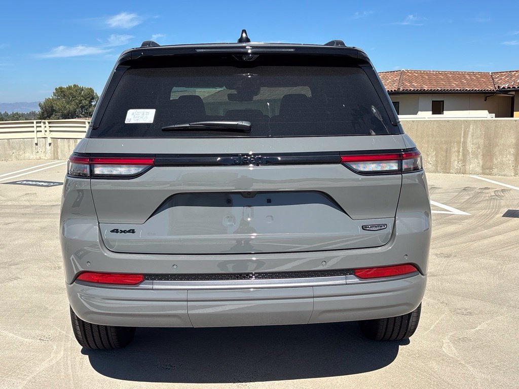 New 2027 Jeep Grand Cherokee Summit w/ Adv Protech Group IV AWD/4WD image 5