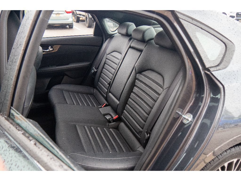 Used 2023 Kia Forte GT-Line w/ GT-Line Premium Package FWD image 19