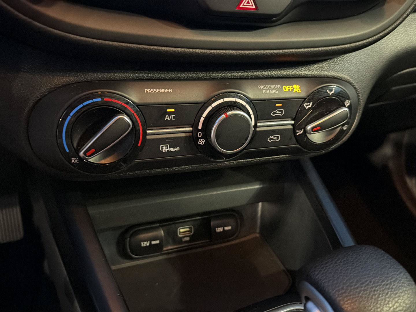 Used 2024 Kia Soul LX w/ Option Group 015 FWD image 25
