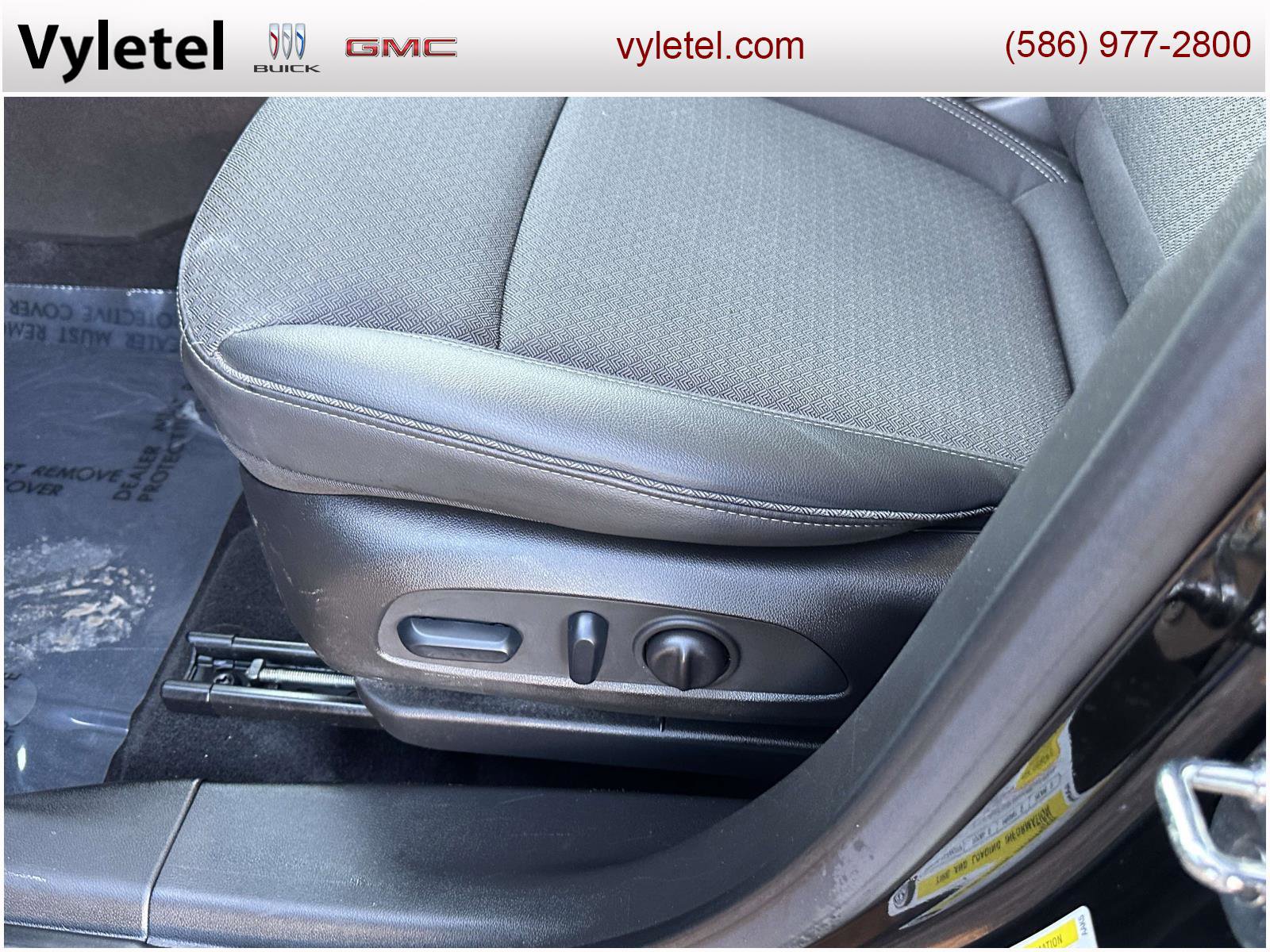 Used 2023 Buick Encore GX Preferred w/ Cold Weather Comfort Package image 17