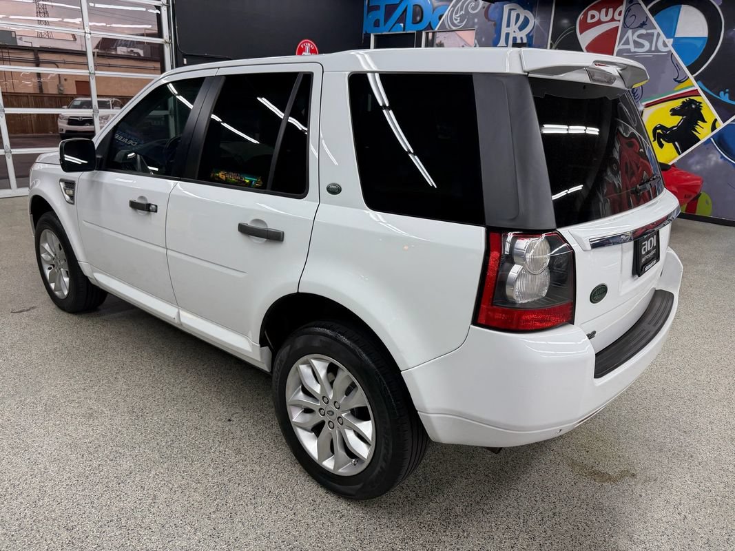 Used 2011 Land Rover LR2 HSE AWD/4WD image 3