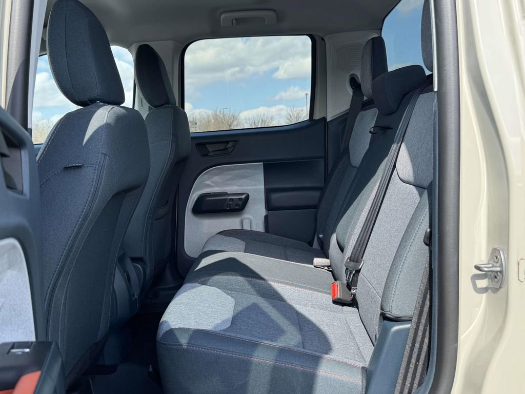 Used 2024 Ford Maverick XLT image 3