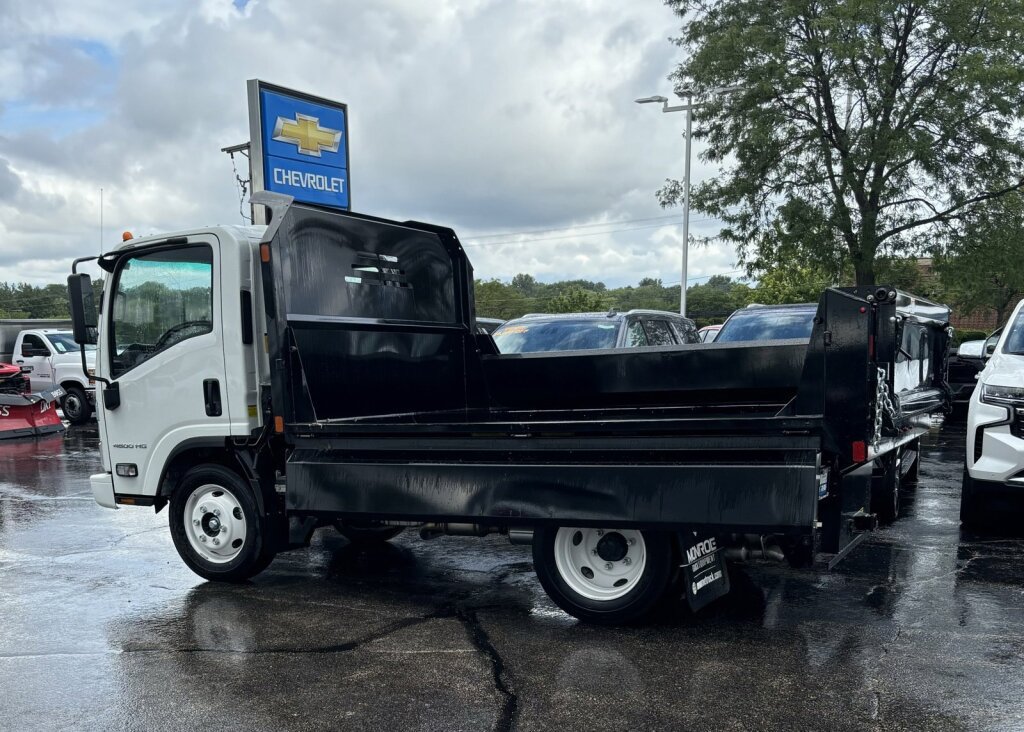 Used 2025 Chevrolet Low Cab Forward RWD image 3