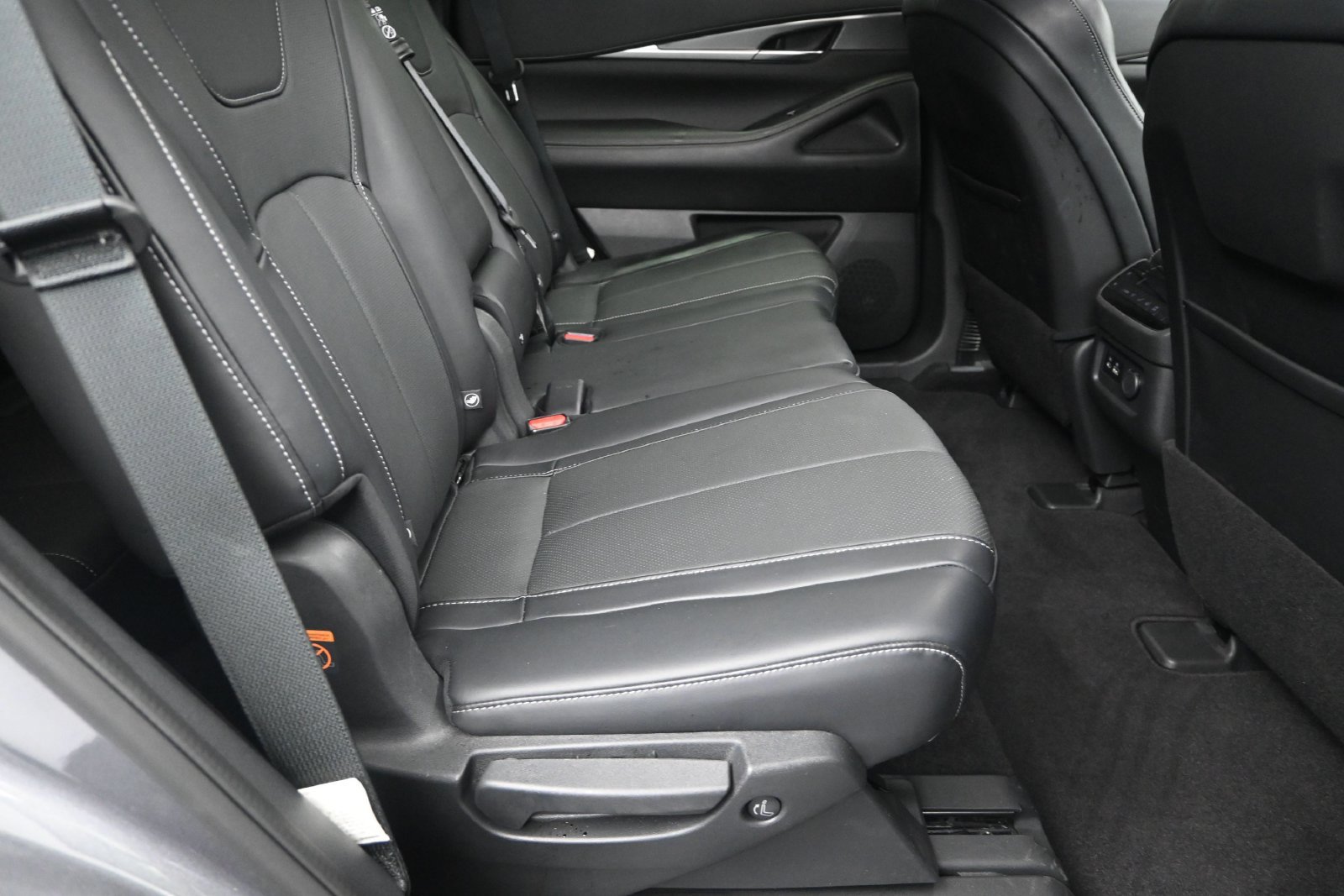 Certified 2022 INFINITI QX60 Luxe w/ Cargo Package FWD image 23