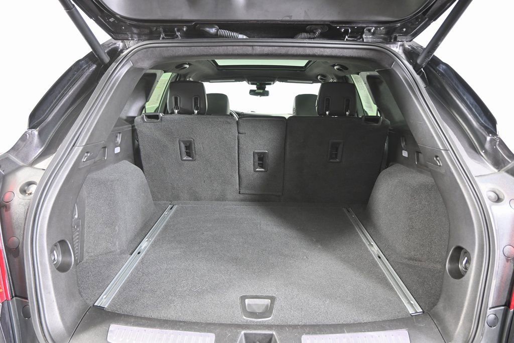 Used 2018 Cadillac XT5 Platinum w/ Driver Assist Package image 16