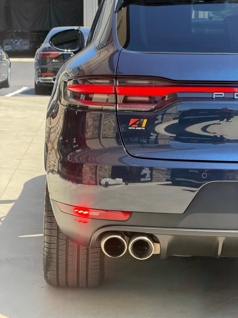 Used 2021 Porsche Macan S AWD/4WD image 14