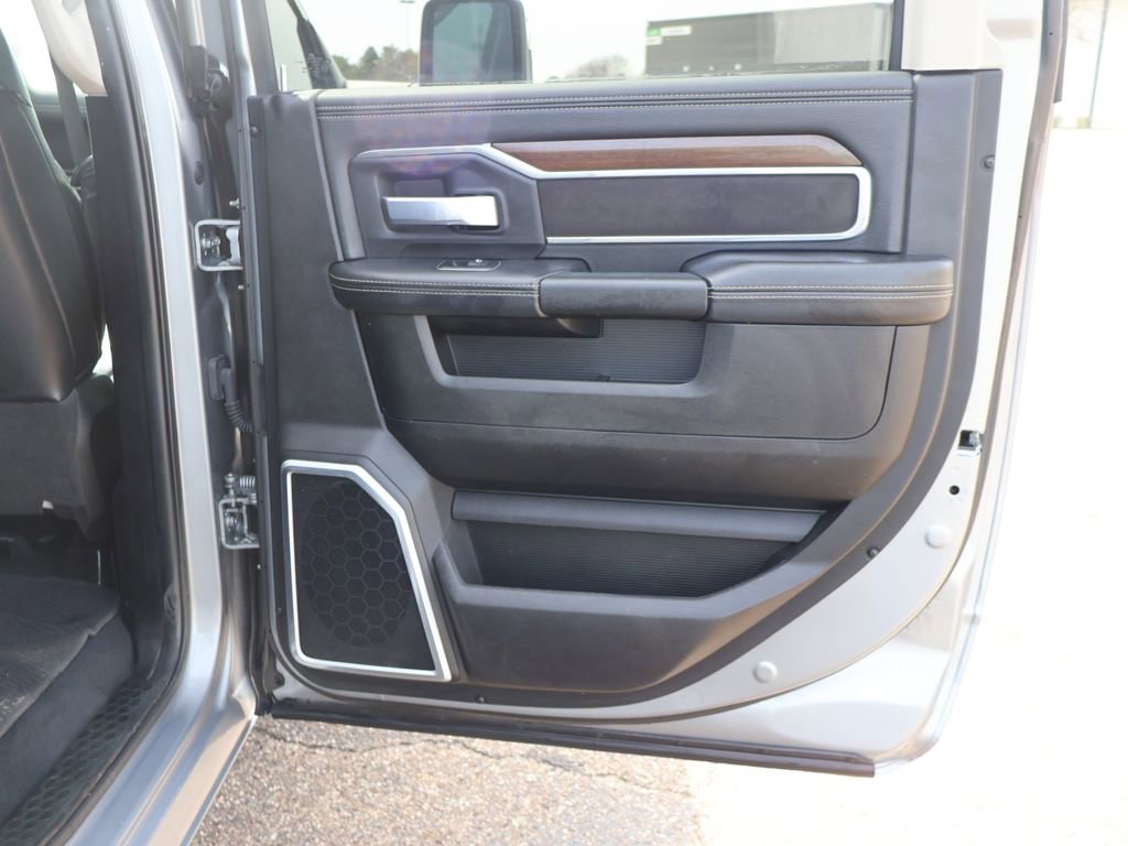 Used 2024 RAM 3500 Laramie image 24