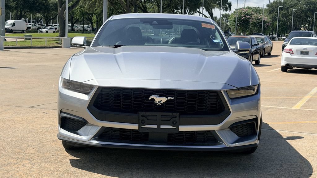 Used 2025 Ford Mustang Premium RWD image 3
