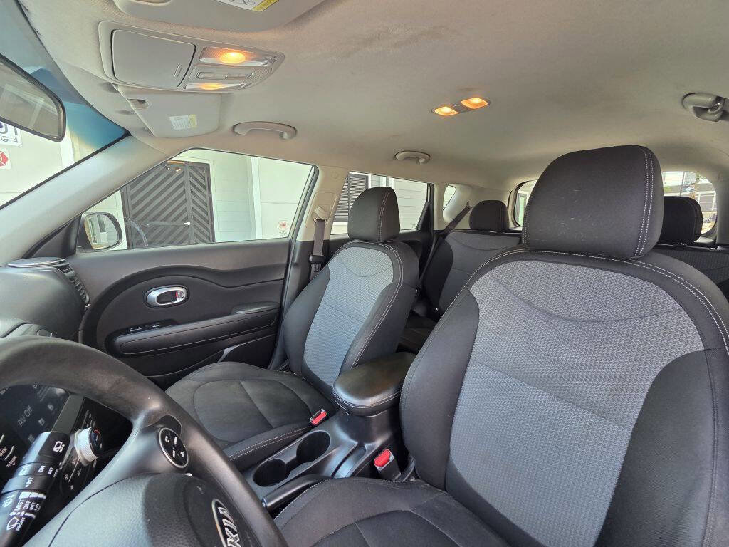 Used 2019 Kia Soul + FWD image 35
